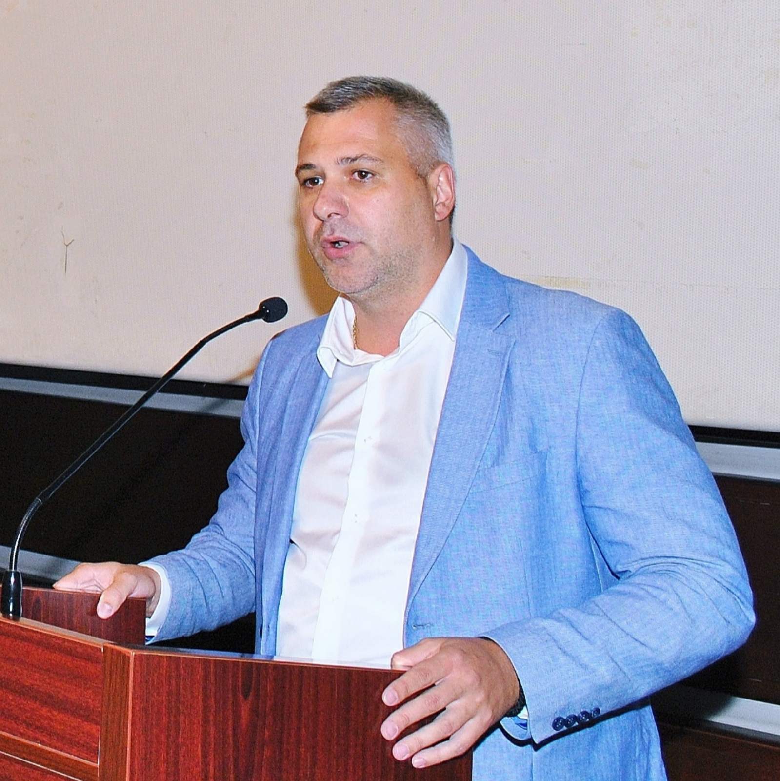 IMG-532ca2136b49a62140d337f0232946f0-V